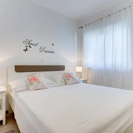 Apartment Melki *